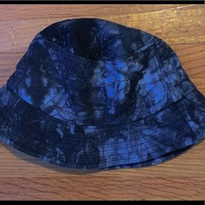 Black Tie-Dye Bucket Hat